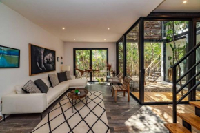 CHIC 3-Levels at MUN - Rooftop Deck - Pool